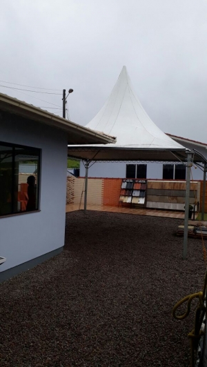 TENDA CHAPEU DE BRUXA 5X5MTS BRANCA